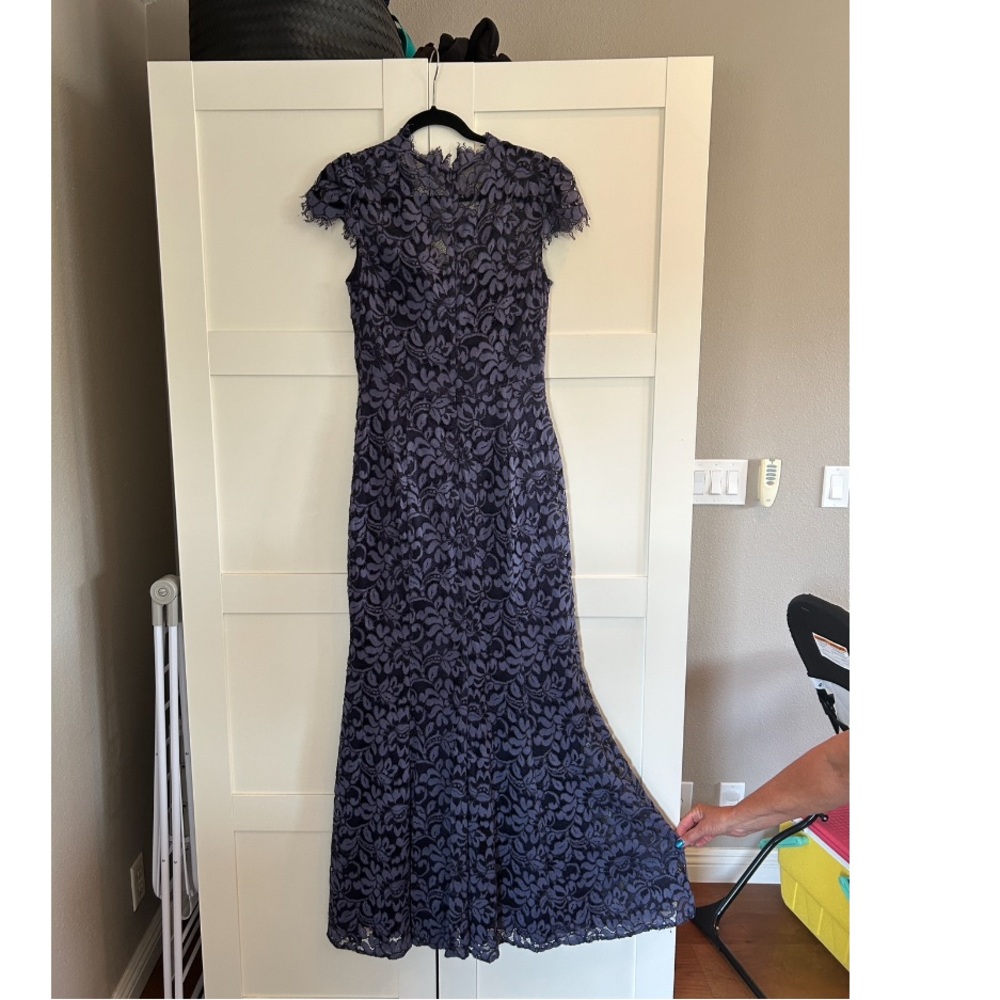 Eliza J Scalloped Edge Lace Gown (Size 10) Navy Blue - Picture 4 of 5